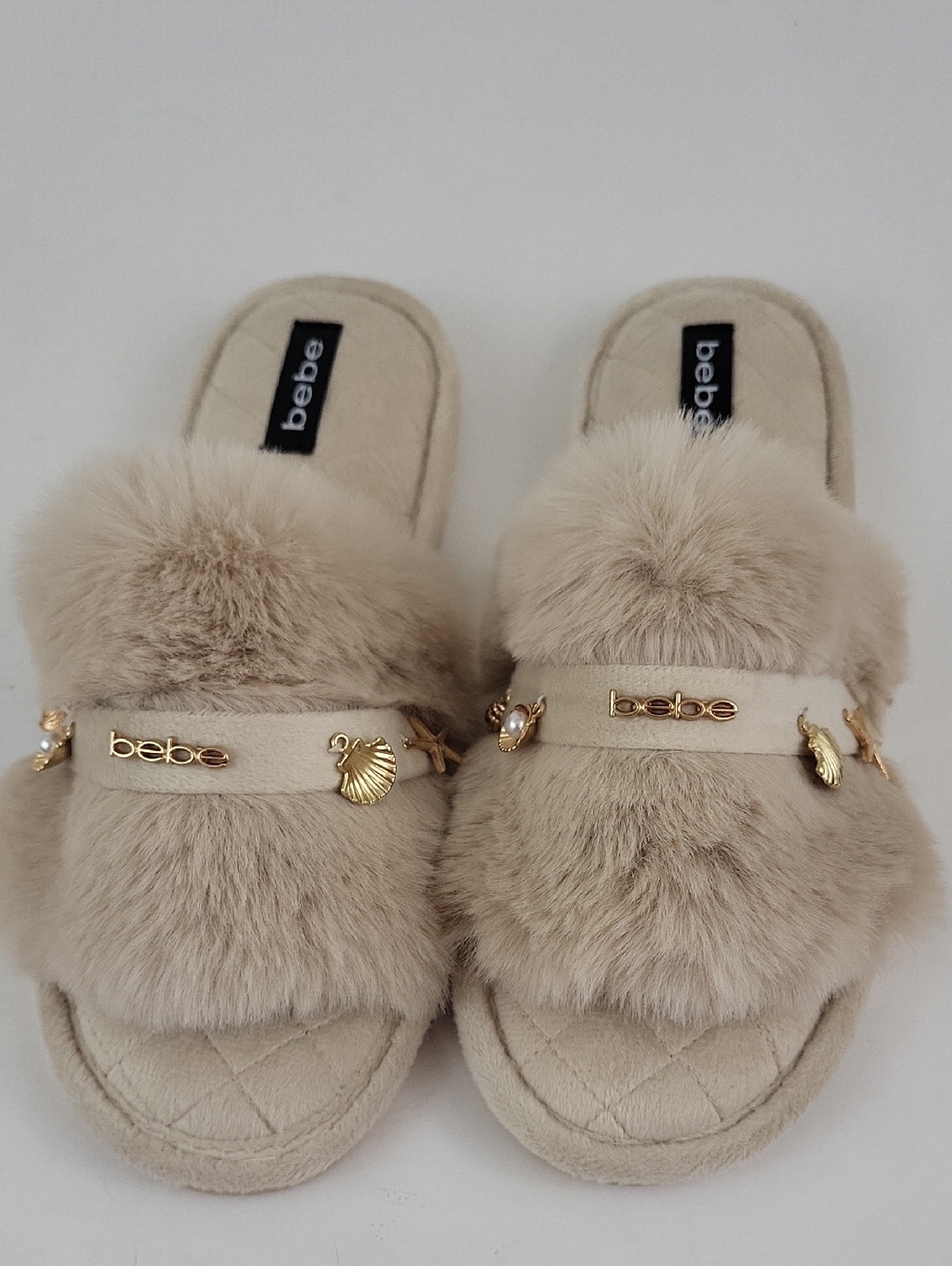 New bebe faux fur slippers with coastal-themed goldtone charms Size 9 *flaws*